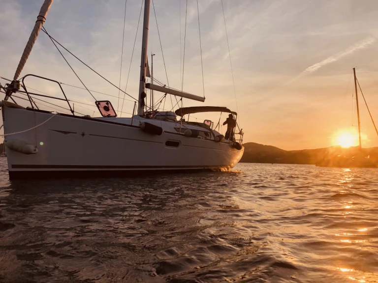 Jeanneau Sun Odyssey 36 in Monaco-Ville on SamBoat
