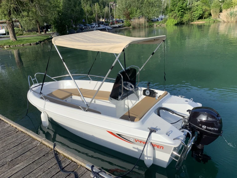 Valory V440 in Annecy on SamBoat