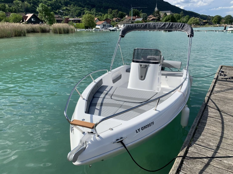 Boat rental Aquabat Sport Line 19 in Annecy on Samboat