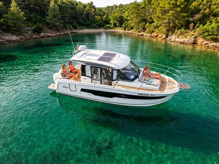 Motorboat for rent Medulin at the best price