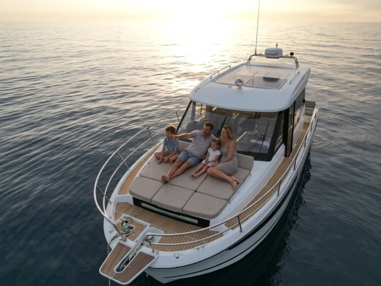 Bareboat Rental Motorboat Jeanneau with a boat licence