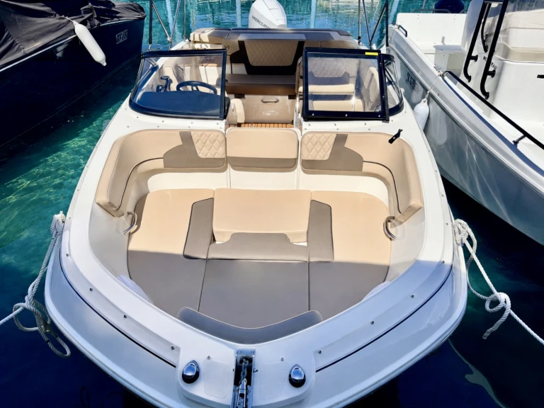 Motorboat rental with or without captain Bayliner France