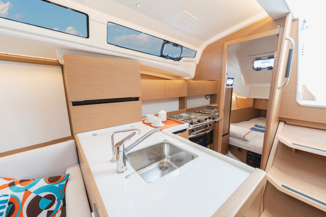 Sailboat rental in Cres - Jeanneau Sun Odyssey 350