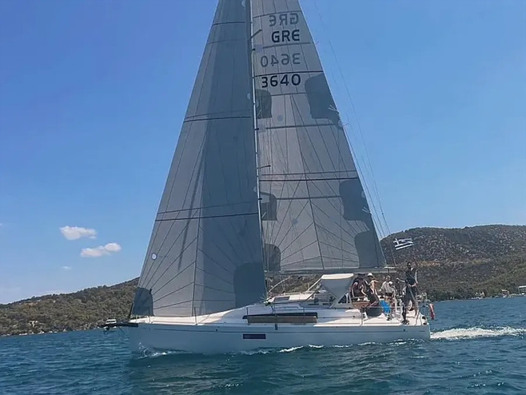 Bénéteau First 36 in Lávrio on SamBoat