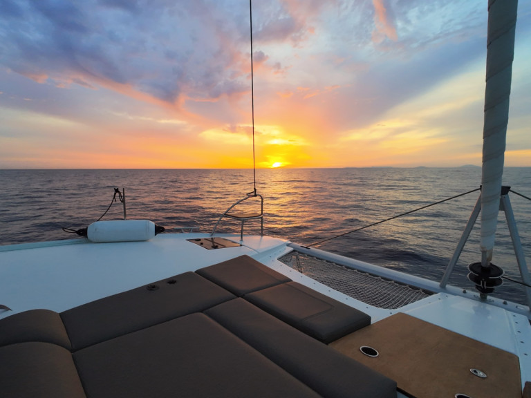 Catamaran rental with or without captain Fountaine Pajot Lefkáda