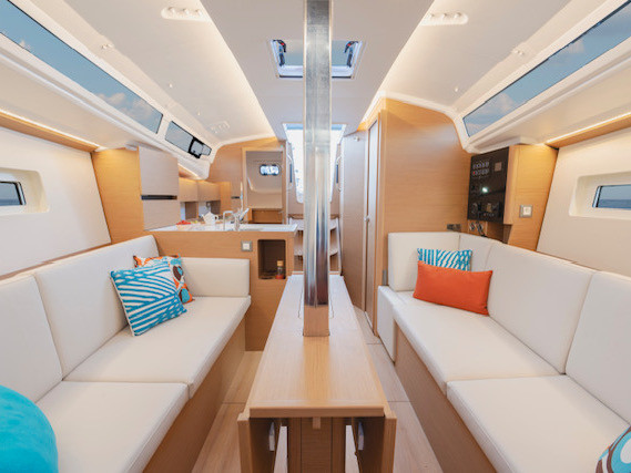 Sailboat rental with or without captain Jeanneau Cres