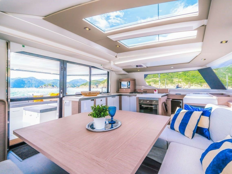 Catamaran rental in Bas du Fort - Fountaine Pajot Tanna 47