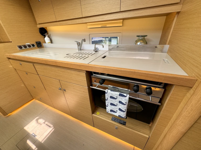 Rent a Dufour Dufour 430 Annapolis