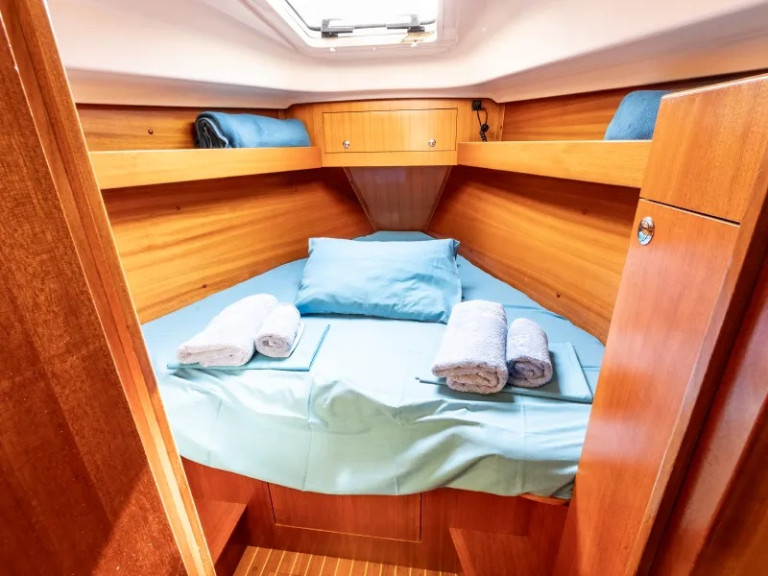 Bareboat Rental Sailboat Elan with a boat licence