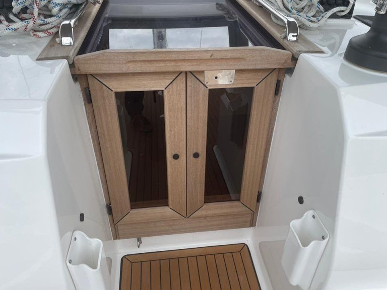 Bareboat Rental Sailboat Bavaria with a boat licence