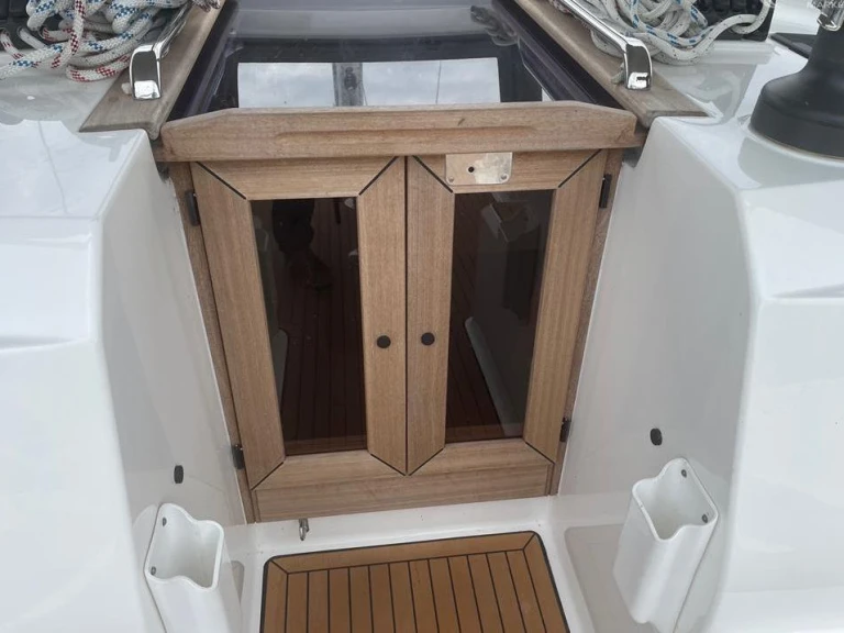 Bareboat Rental Sailboat Bavaria with a boat licence
