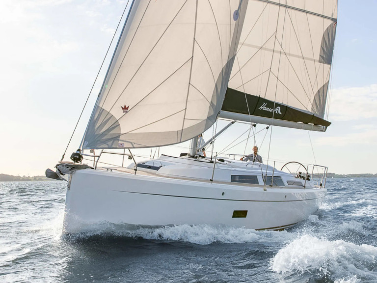 Sailboat for rent Cogolin at the best price