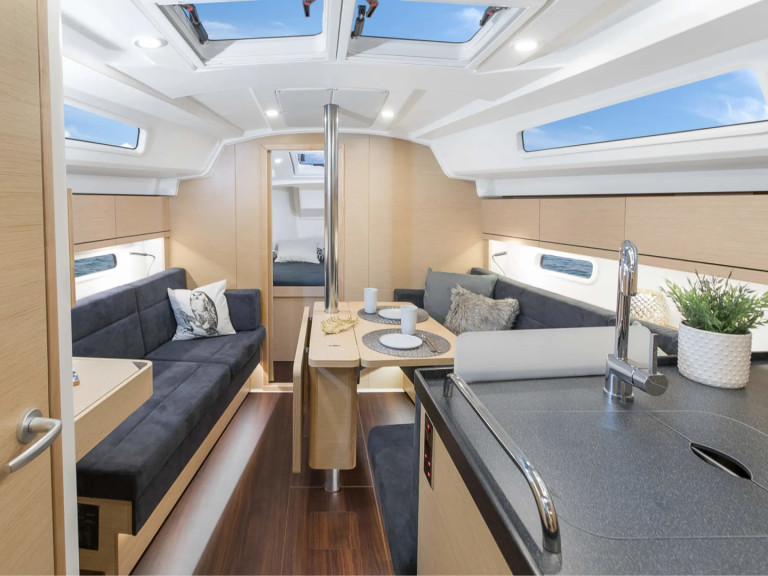 Yacht charter Cogolin cheap Hanse 348