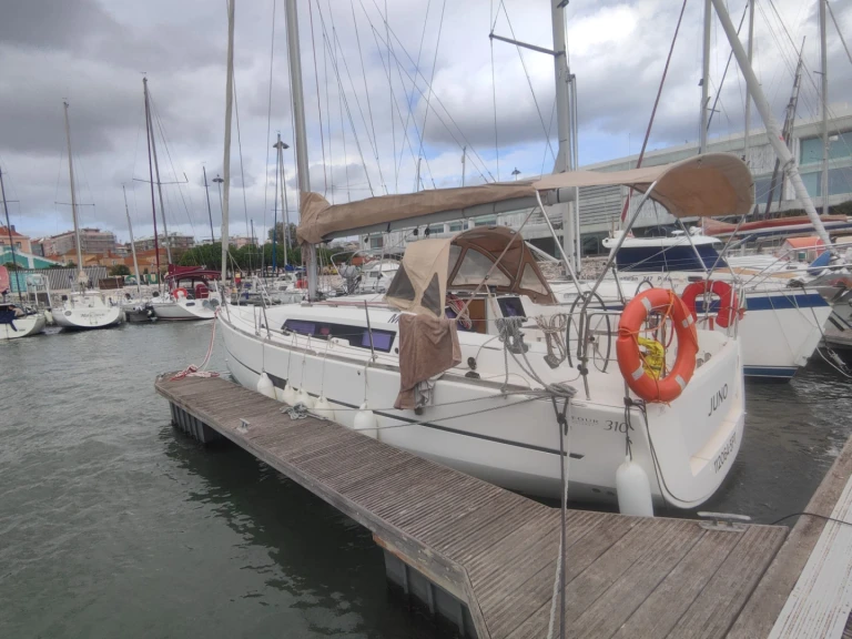Dufour Dufour 310 Grand Large in Ayamonte on SamBoat