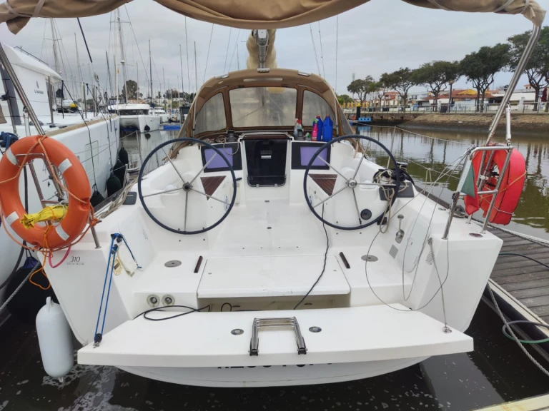 Sailboat rental in Ayamonte - Dufour Dufour 310 Grand Large