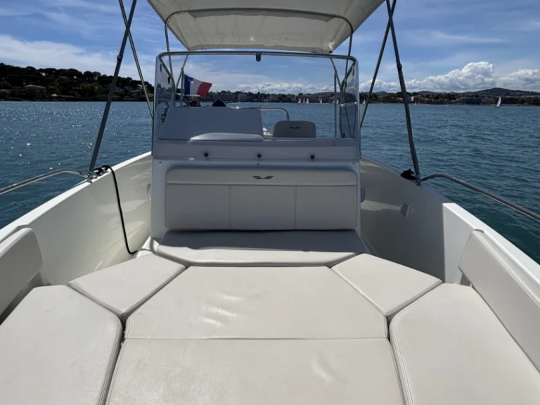 Bénéteau Flyer 7 SPACEdeck in Antibes on SamBoat