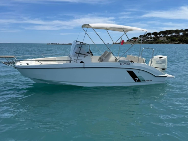 Motorboat rental in Antibes - Bénéteau Flyer 7 SPACEdeck