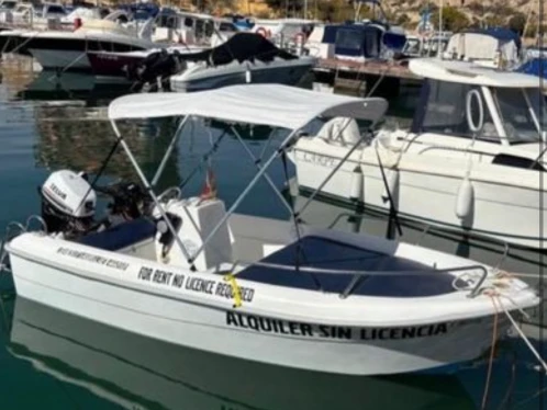 Bareboat Rental Motorboat Estable with a boat licence