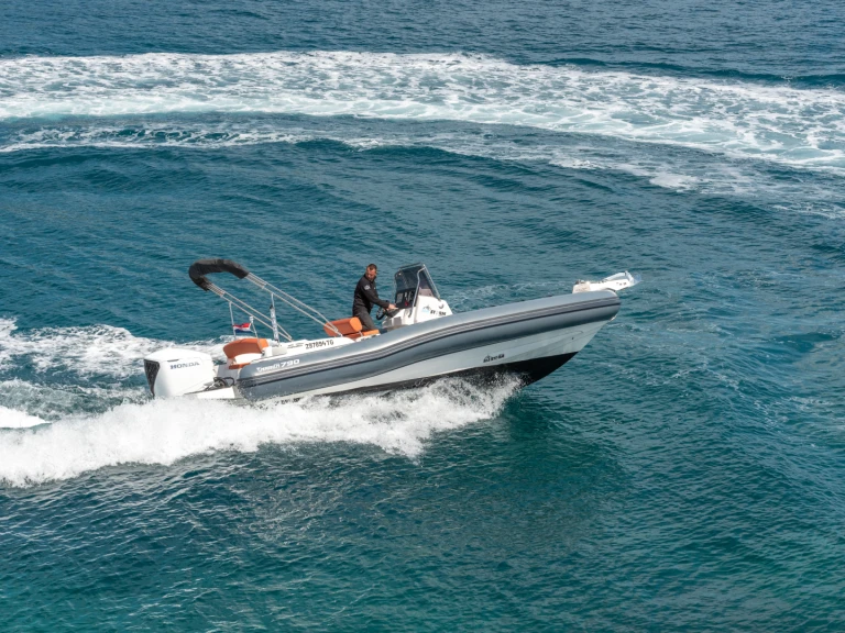 Boat rental Marlin Boat 790 Pro Dynamic in Trogir on Samboat