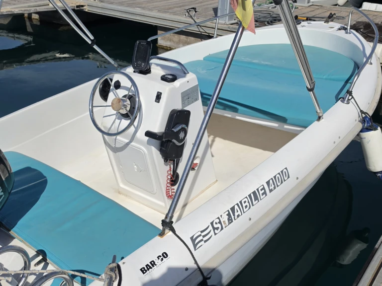 Yacht charter Alicante cheap 400