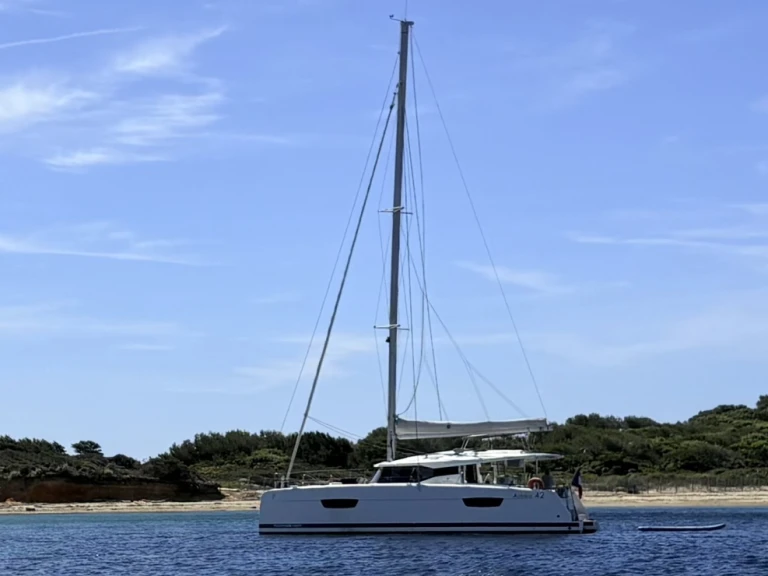 Boat rental Fountaine Pajot Astrea 42 in Porquerolles on Samboat