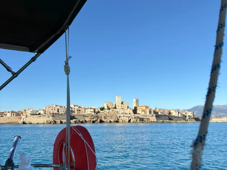 Sailboat rental in Saint-Laurent-du-Var - Hunter Hunter 38