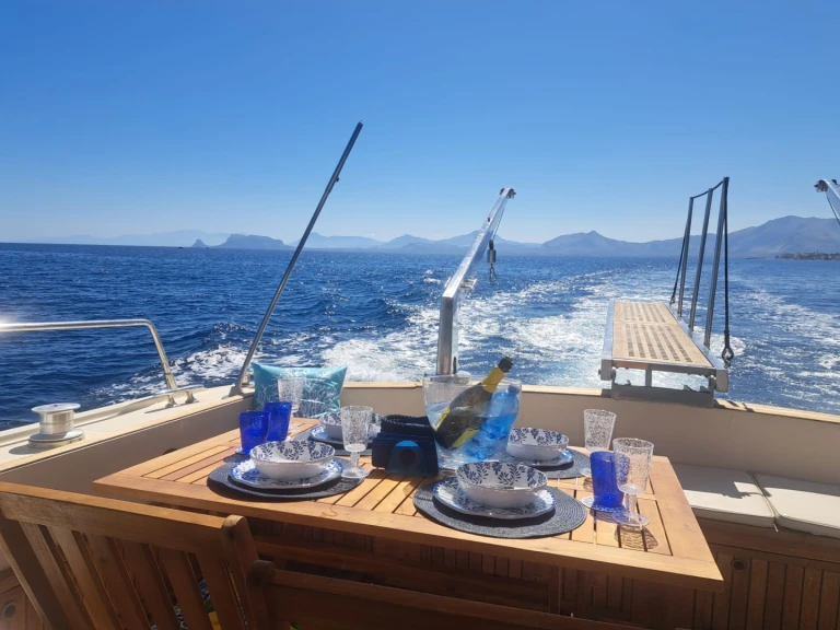 Rent a superitalia flybridge Palermo