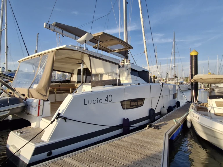 Boat rental Fountaine Pajot Lucia 40 in Rota on Samboat