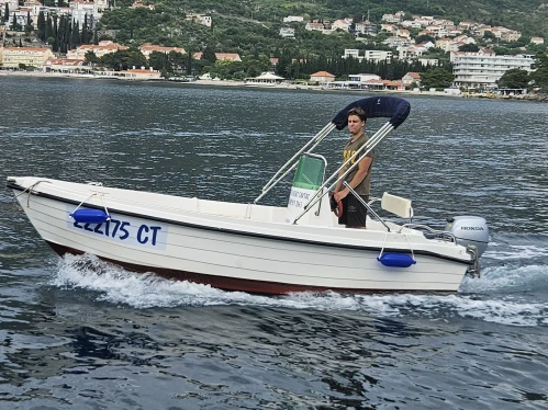 Reful marine Reful 490 open in Cavtat on SamBoat
