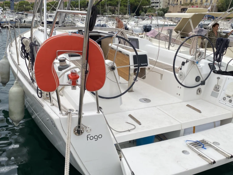 Boat rental Dufour Dufour 350 Grand Large in San Ciprianu on Samboat