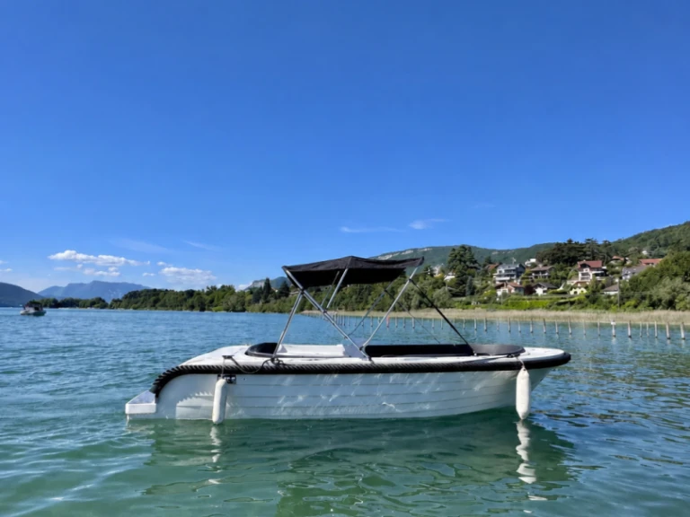 BRB 555 charter bareboat or captained in  Aix-les-Bains