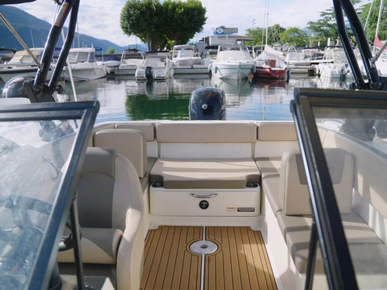 Motorboat rental with or without captain Bayliner Aix-les-Bains