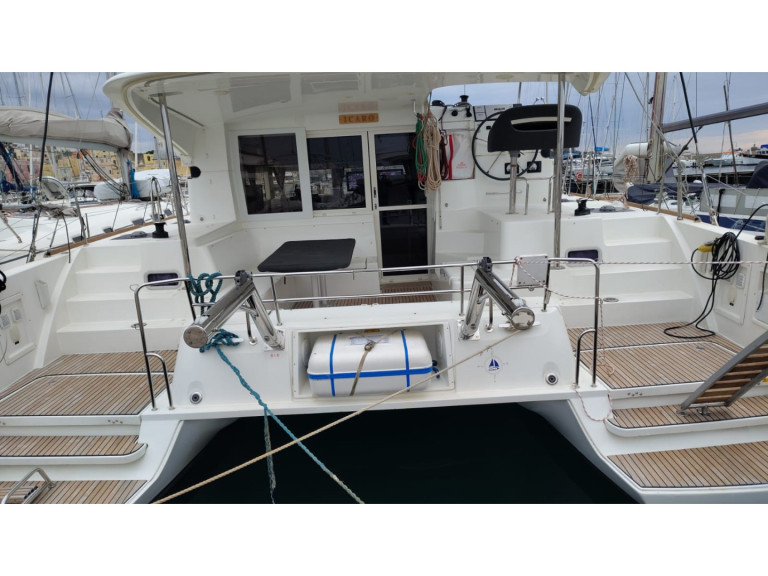 Lagoon Lagoon 40 in Procida on SamBoat