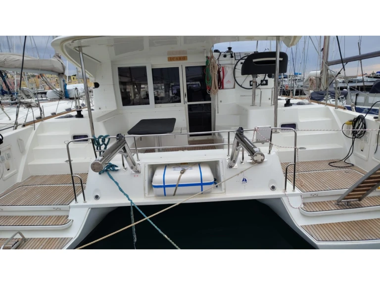 Lagoon Lagoon 40 in Procida on SamBoat