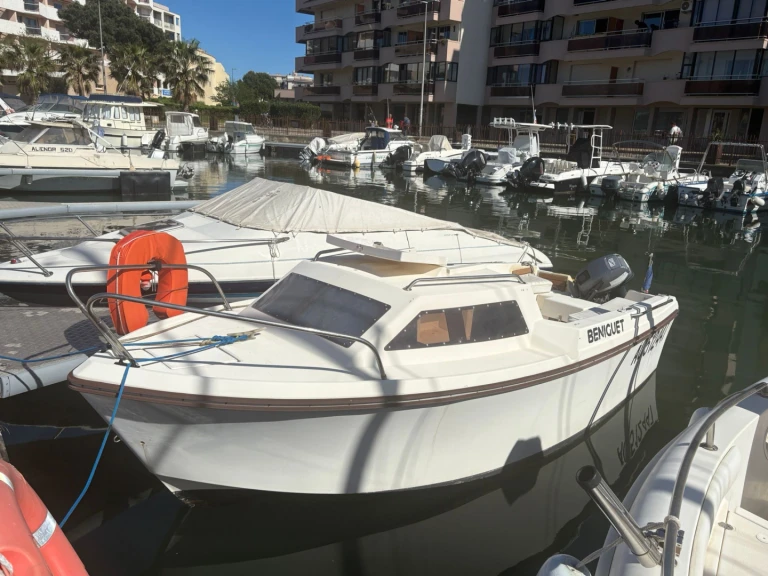 Rent a Jeanneau Beniguet France