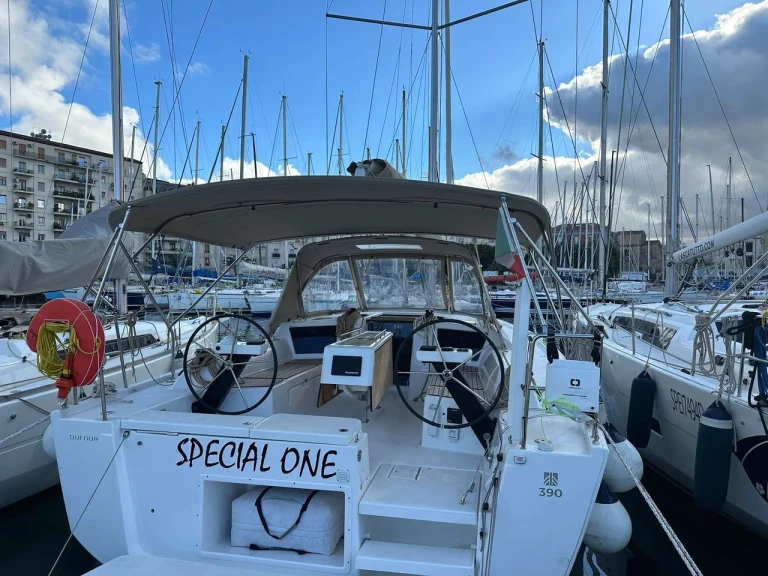 Rent a Dufour Dufour 390 GL Cagliari
