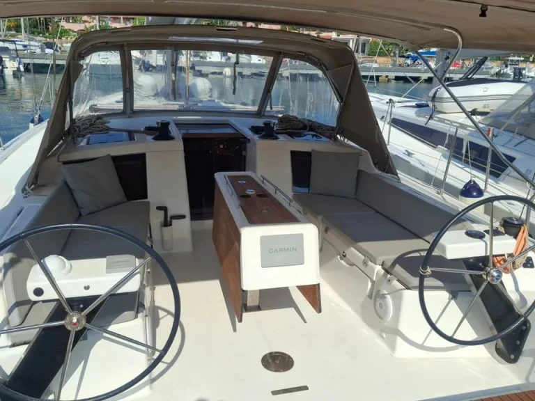 Sailboat rental in Cagliari - Dufour Dufour 430 Grand Large
