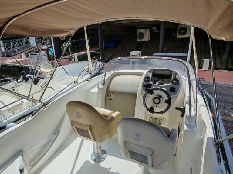 Motorboat for rent Nantes at the best price