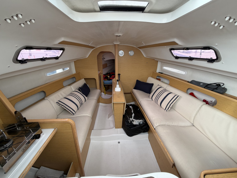 Sailboat rental in Port-Haliguen - FIRST 25.7 Q.R FIRST 25.7 Q.R