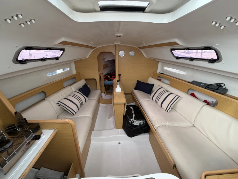 Sailboat rental in Port-Haliguen - FIRST 25.7 Q.R FIRST 25.7 Q.R
