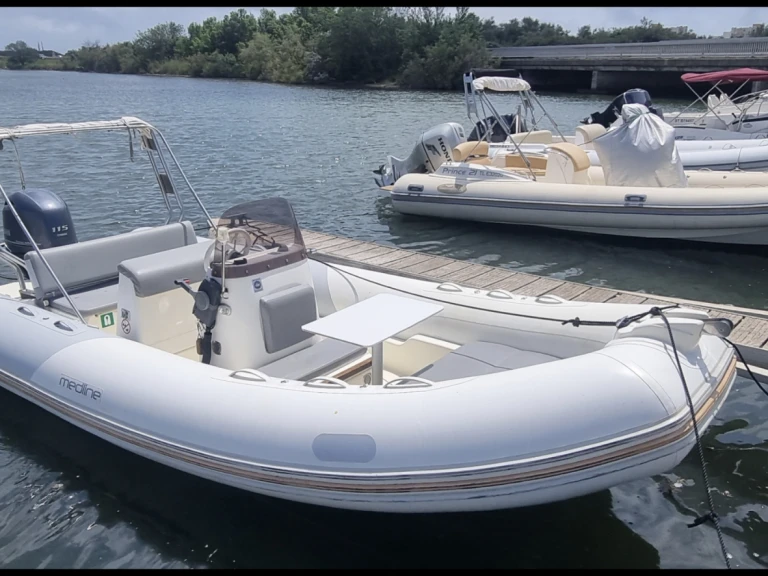 Boat rental Zodiac Medline in France on Samboat