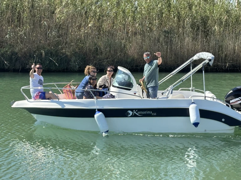 Quicksilver Activ 555 Bowrider charter bareboat or captained in  Siracusa