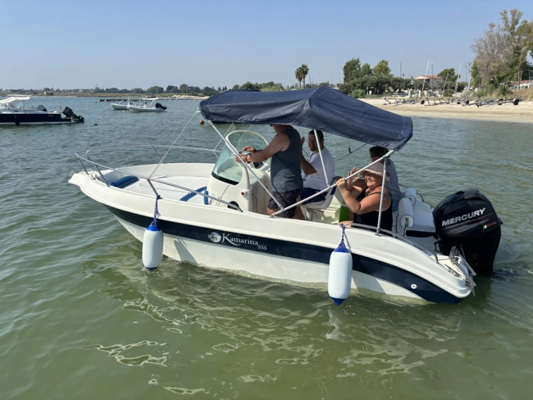 Quicksilver Activ 555 Bowrider charter bareboat or captained in  Siracusa