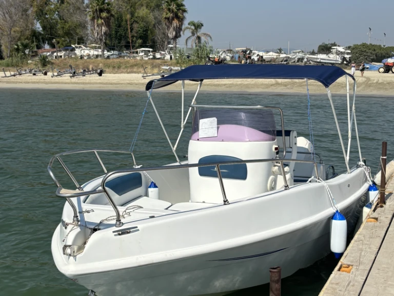 Quicksilver Activ 555 Bowrider in Siracusa on SamBoat