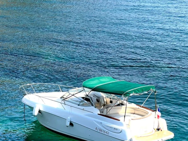 Bareboat Rental Motorboat Jeanneau with a boat licence