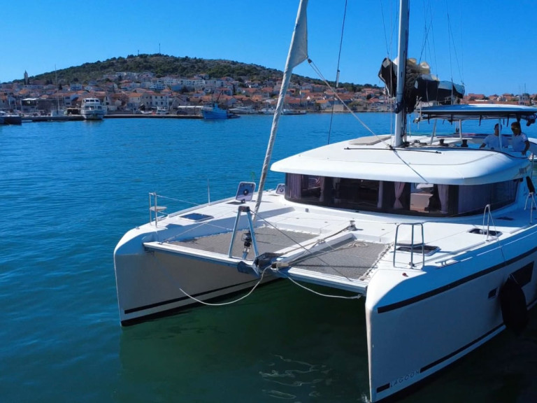 Boat rental Lagoon Lagoon 42 in Šibenik on Samboat