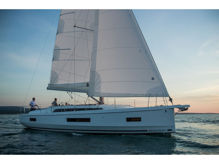 Rent a Bénéteau Oceanis 40.1 Carloforte