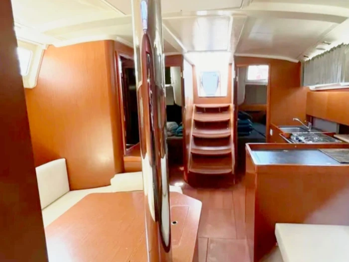 Rent a Bénéteau Oceanis 41.1 Gouvia