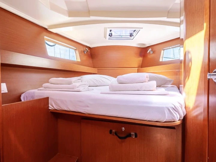 Yacht charter Gouvia cheap Oceanis 41.1