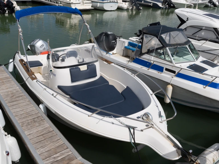 Motorboat rental with or without captain Quicksilver Royan